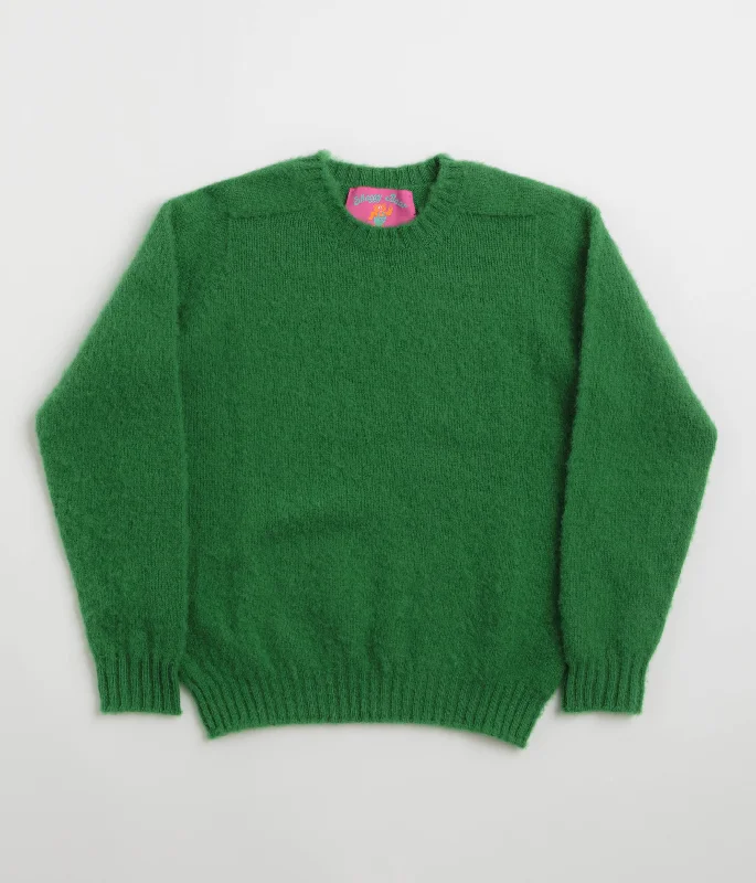 Howlin' Shaggy Bear Sweatshirt - Green Star